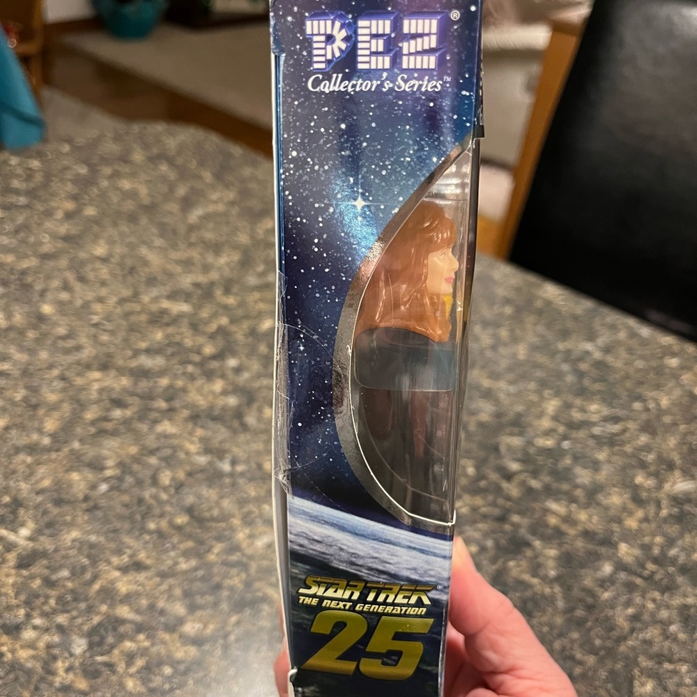 New in Original Box Pez, Star Trek The Next Generation Collectible Set No. 48925 - Picture 4 of 10